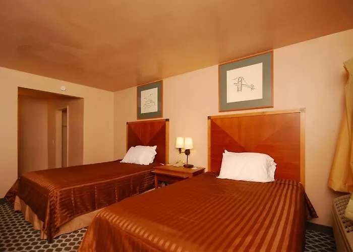 Airport Downtown Motel