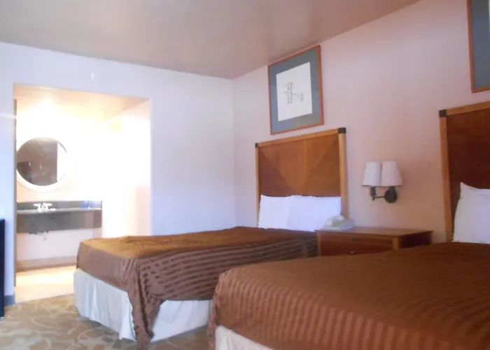 Motel Airport Downtown 2*