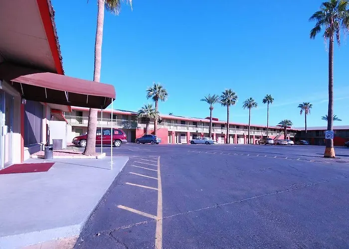 Airport Downtown 2*